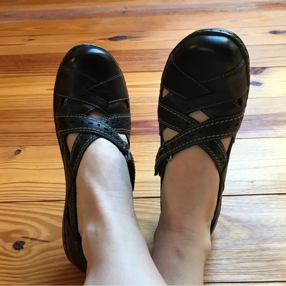 Clark’s Collection Black Leather Velcro Mary Janes, NWOT, 7.5 - Picture 12 of 14